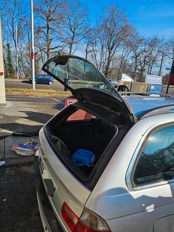 Gebraucht BMW 318 116 PS (85 kW) 2005 Silber Kombi