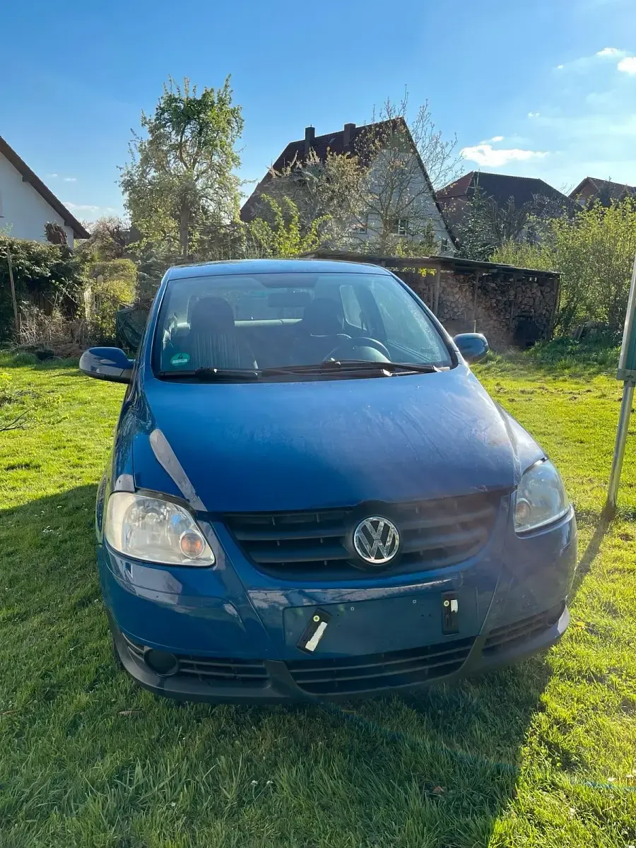 Używany VW Fox 75 KM (55 kW) 2004 Niebieski Hatchback