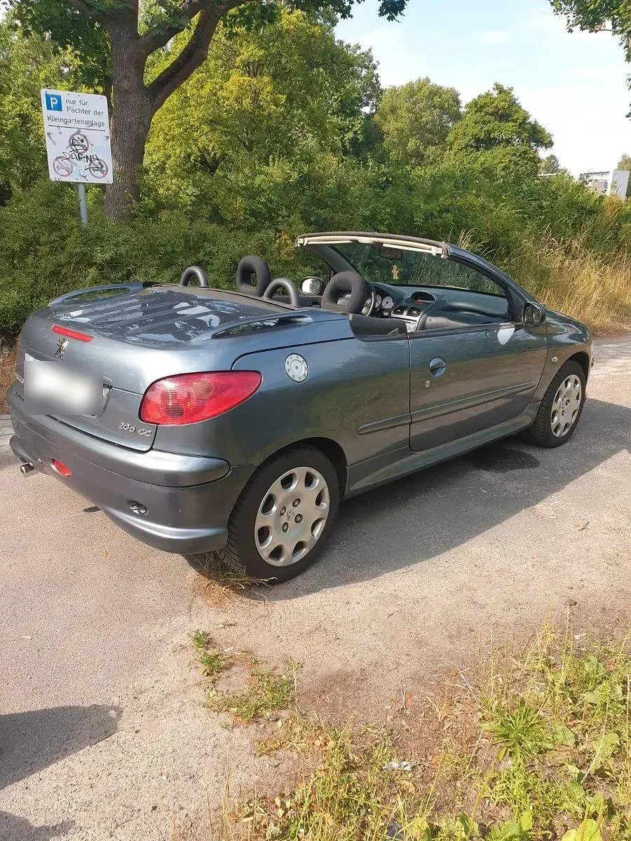 Gebraucht Peugeot 206 CC 109 PS (80 kW) 2006 Silber Cabrio