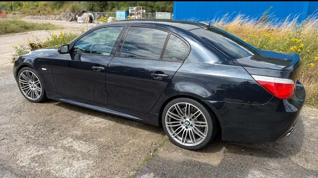 Gebraucht BMW 550 Sport Line 367 PS (269 kW) 2006 Schwarz Limousine