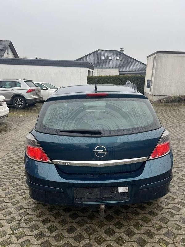 Gebraucht Opel Astra Elegance 84 PS (61 kW) 2007 Limousine