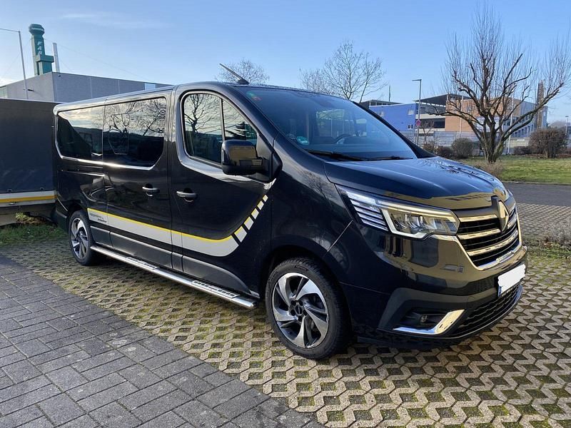 Gebraucht Renault Trafic 150 PS (110 kW) 2022 Schwarz Van / Kleinbus