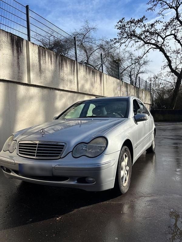 Gebraucht Mercedes C200 Classic 163 PS (119 kW) 2000 Silber Limousine