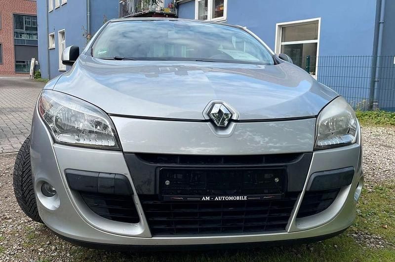 Grau Gebraucht 2009 Renault Mégane III Dynamique Coupé | 4.250 € (Etwas zu teuer) - Bild 1/4