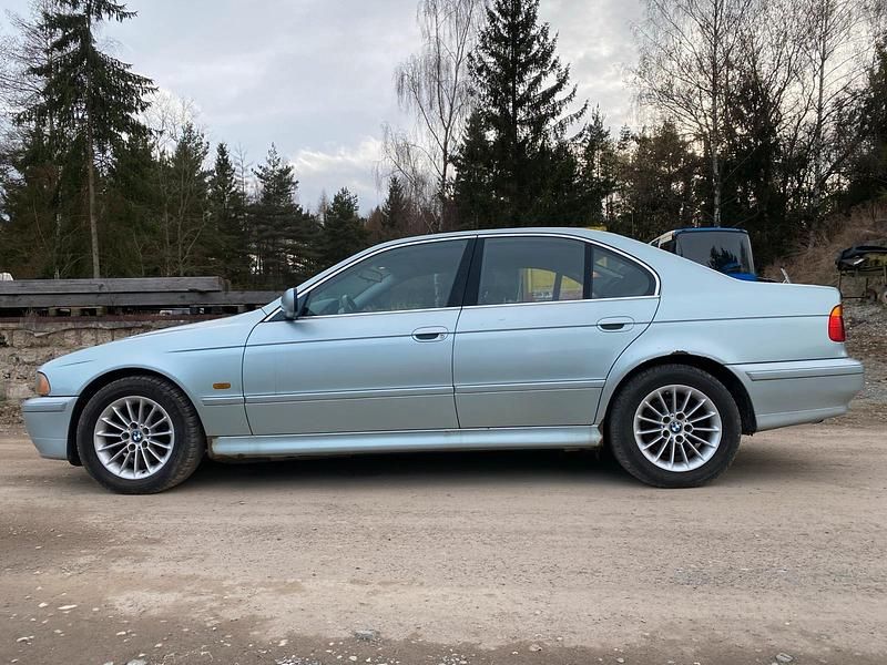 Gebraucht BMW 525 163 PS (119 kW) 2002 Silber Limousine