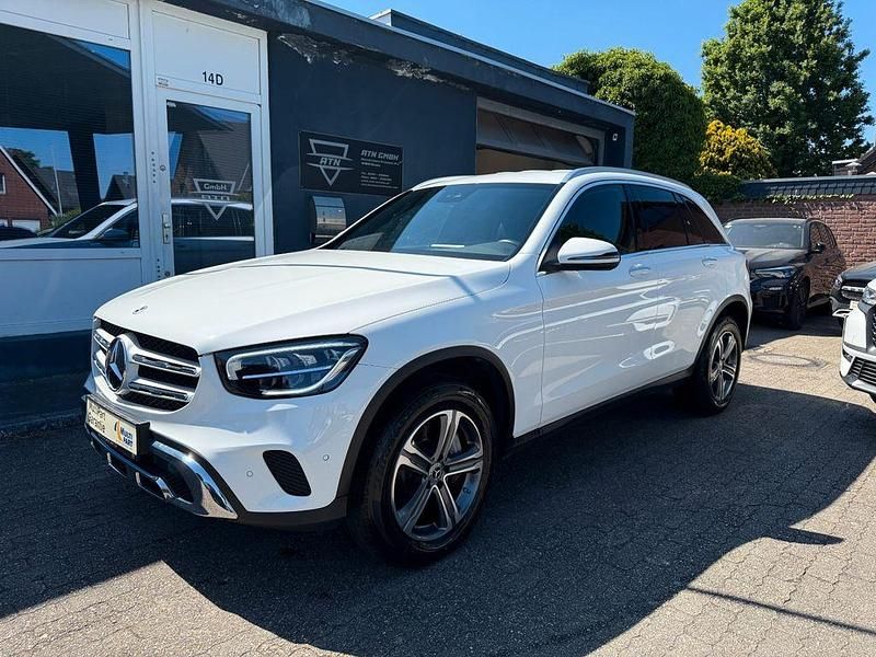 Weiß Gebraucht 2022 Mercedes GLC300e SUV | 35.900 € (Superpreis) - Bild 1/4