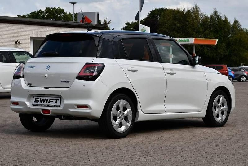 Neu Suzuki Swift Comfort 83 PS (61 kW) 2025 Weiß Kleinwagen