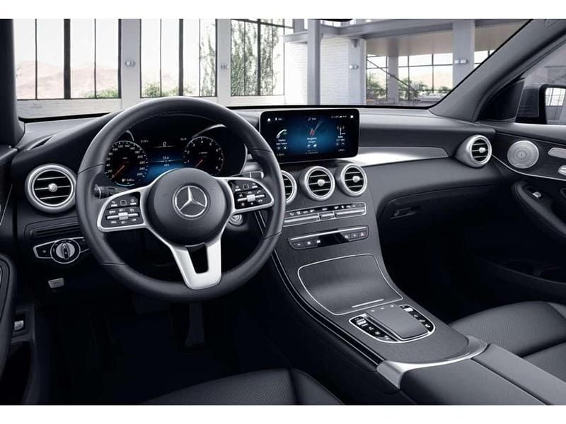 Gebraucht Mercedes GLC300e 194 PS (142 kW) 2022 Selenitgrau SUV