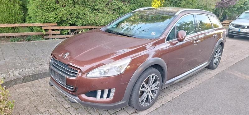 Braun Gebraucht 2012 Peugeot 508 RXH Kombi | 6.300 € - Bild 1/4