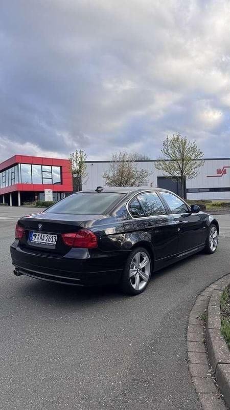 Gebraucht BMW 330 245 PS (180 kW) 2009 Schwarz Limousine