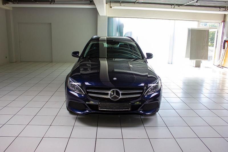 Gebraucht Mercedes C250 204 PS (150 kW) 2016 Blau Kombi