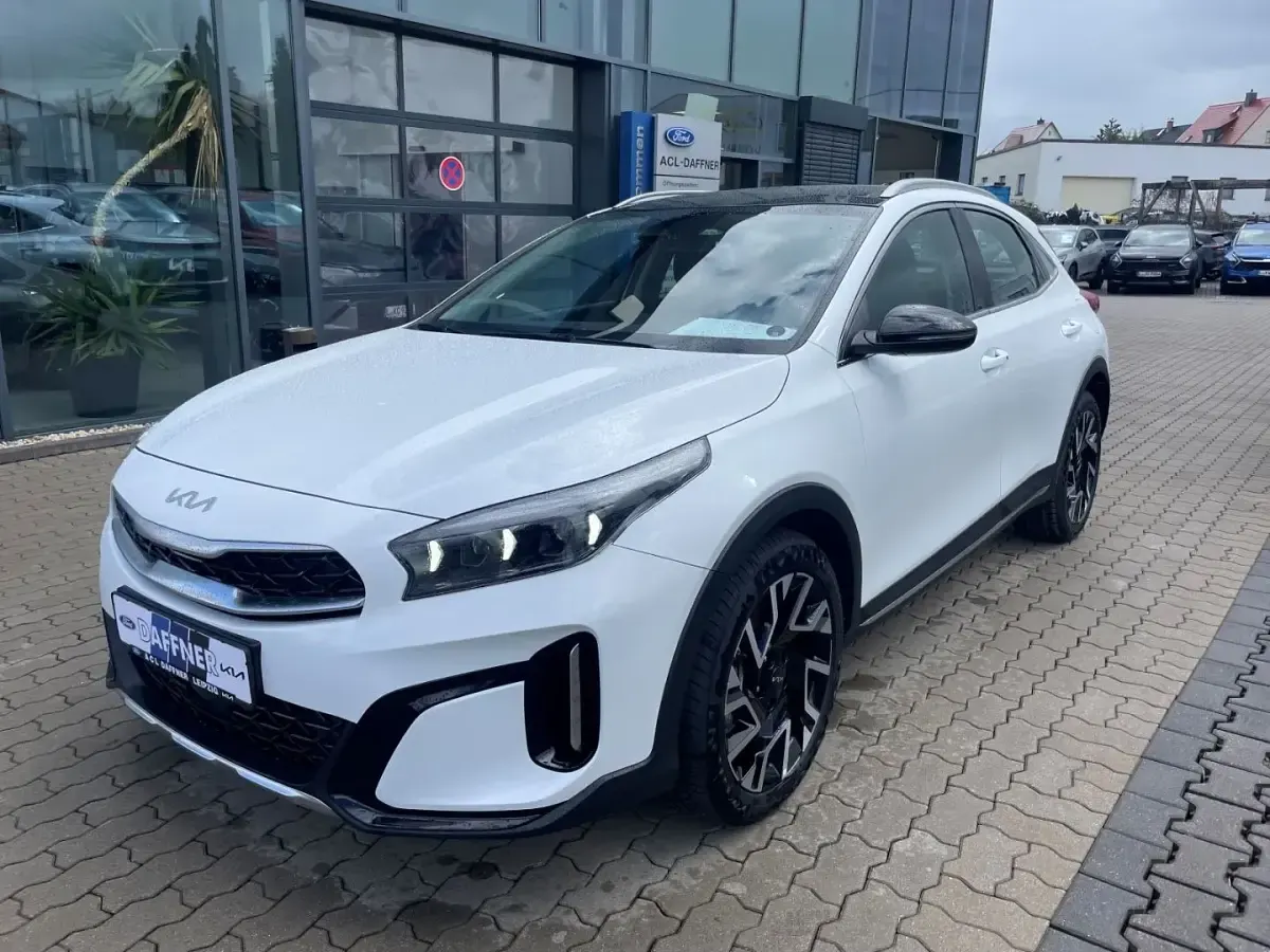 Neu Kia XCeed Spirit 140 PS (102 kW) 2025 (hw2) deluxe white m SUV