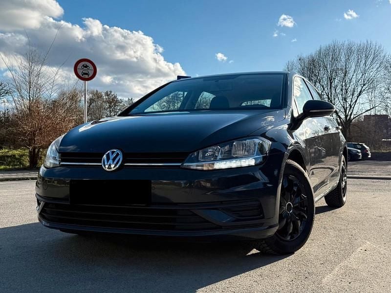 Gebraucht VW Golf VII 116 PS (85 kW) 2019 Grau Kleinwagen
