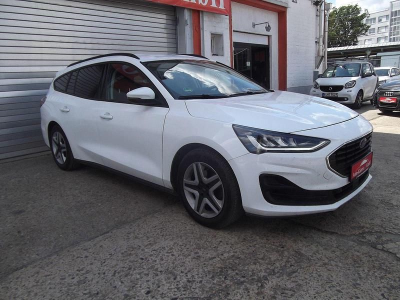 Gebraucht Ford Focus Cool & Connect 120 PS (88 kW) 2022 Weiß Kombi