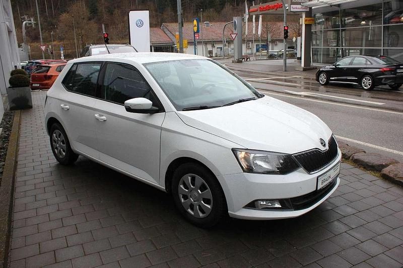 Gebraucht Skoda Fabia Ambition 75 PS (55 kW) 2017 Bila candy/candyweiss Kleinwagen