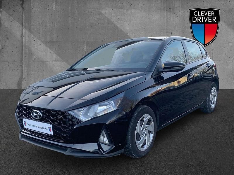 Phantom black pearl Gebraucht 2021 Hyundai i20 Limousine | 13.880 € (Guter Preis) - Bild 1/4