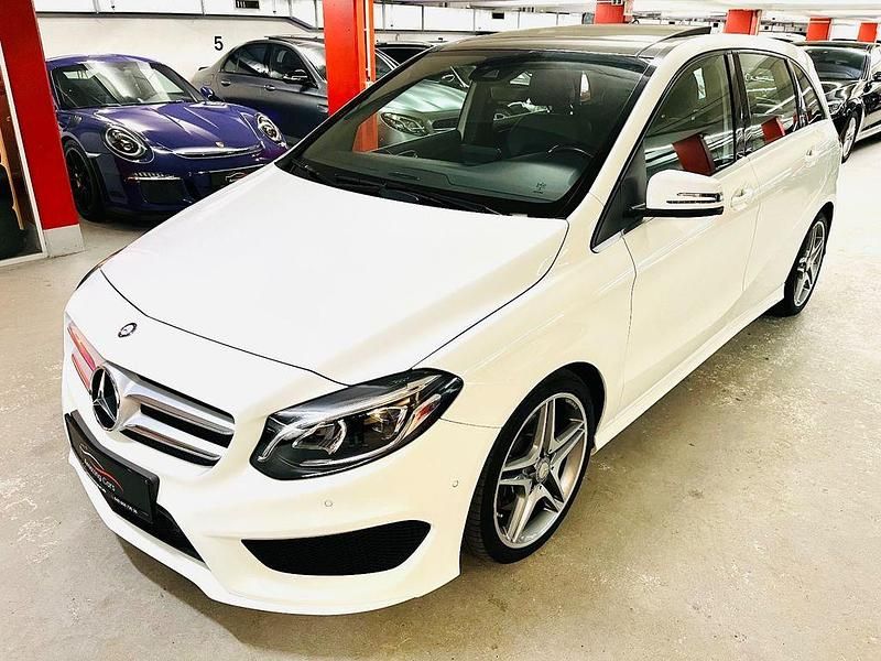 Weiß Gebraucht 2015 Mercedes B250 AMG line Van / Kleinbus | 16.500 € (Fairer Preis) - Bild 1/4