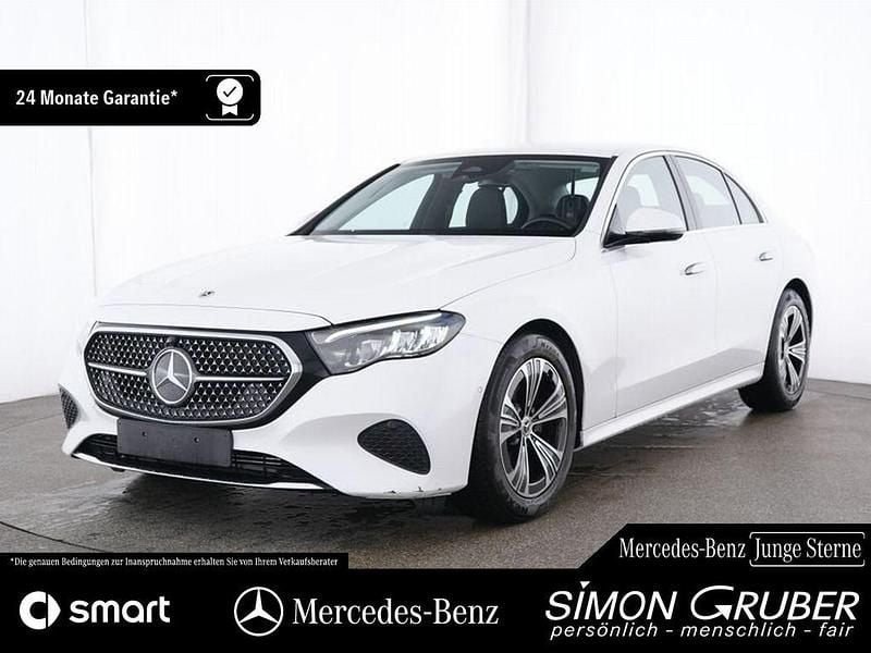 Weiß Gebraucht 2024 Mercedes E200 Avantgarde Limousine | 43.500 € (Guter Preis) - Bild 1/4