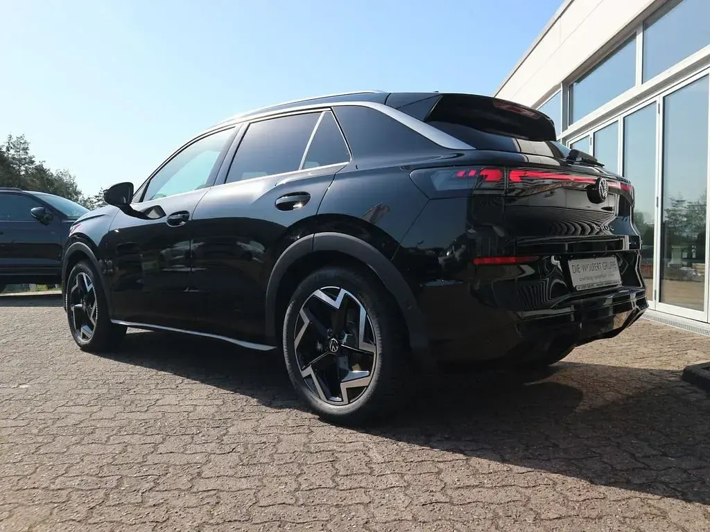 Gebraucht VW T-Roc R-line 150 PS (110 kW) 2026 Grenadillschwarz metallic SUV