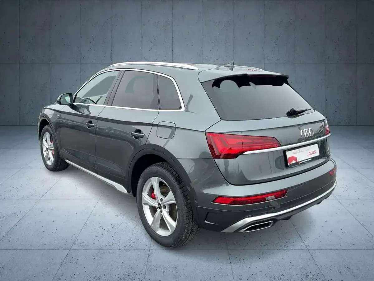 Second-hand Audi Q5 Business 299 CP (219 kW) 2025 Gri SUV