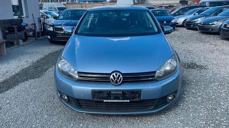 Gebraucht VW Golf VI Team 105 PS (77 kW) 2010 Blau Kleinwagen