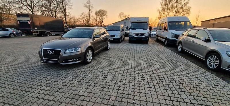 Gebraucht Audi A3 Ambiente 105 PS (77 kW) 2011 Grau Kleinwagen