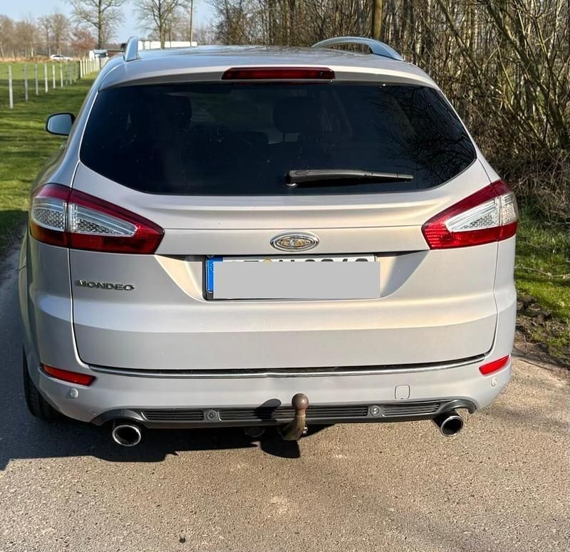 Gebraucht Ford Mondeo 200 PS (147 kW) 2011 Silber Kombi