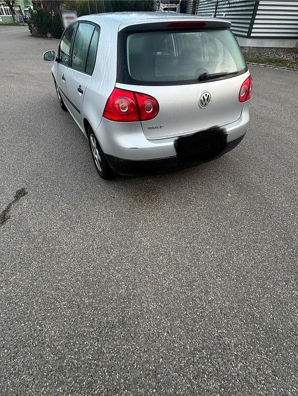 Gebraucht VW Golf V 74 PS (54 kW) 2005 Silber Kleinwagen