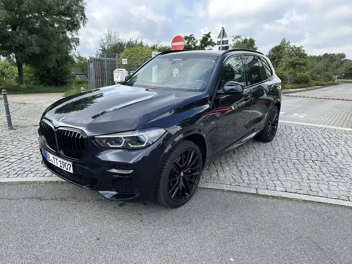 Gebraucht BMW X5 M M Sport 530 PS (389 kW) 2022 Schwarz SUV