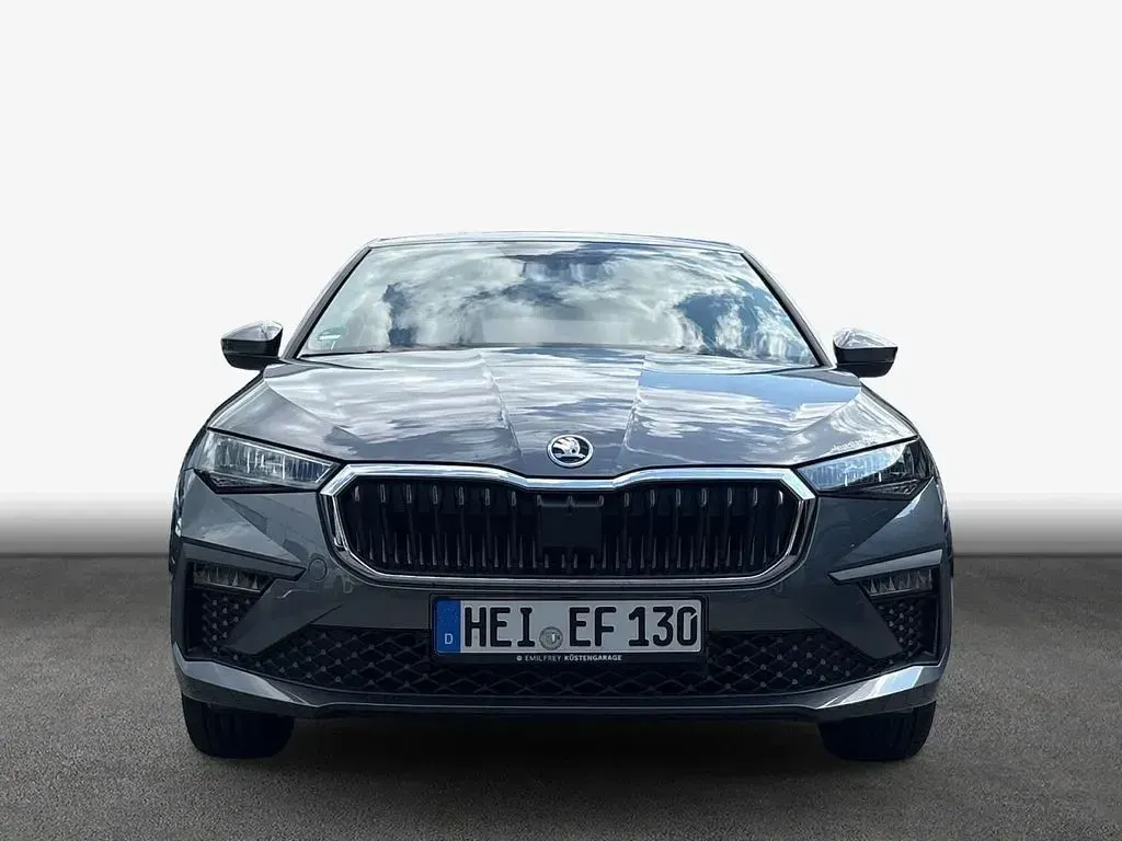 Neu Skoda Scala Essence 95 PS (69 kW) 2025 Grau Kleinwagen