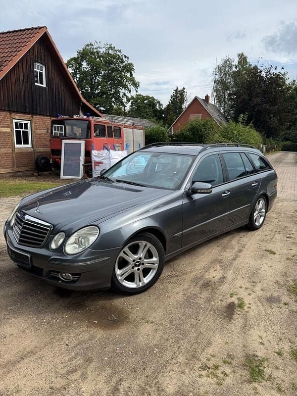 Grau Gebraucht 2007 Mercedes E280 Avantgarde Kombi | 4.750 € (Superpreis) - Bild 1/4
