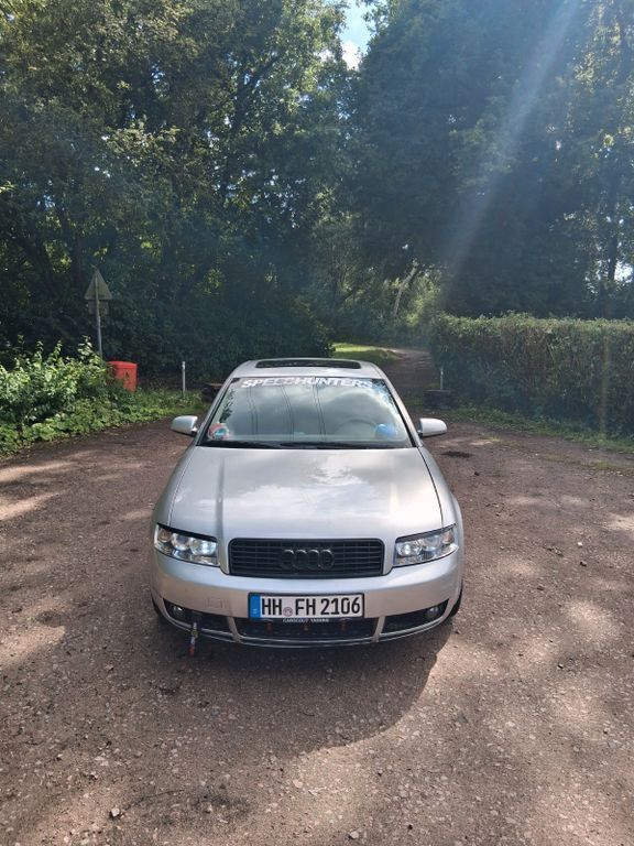 Silber Gebraucht 2001 Audi A4 Limousine | 1.000 € (Guter Preis) - Bild 1/4