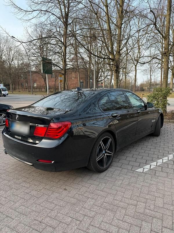 Gebraucht BMW 730 Shadowline 245 PS (180 kW) 2011 Schwarz Limousine