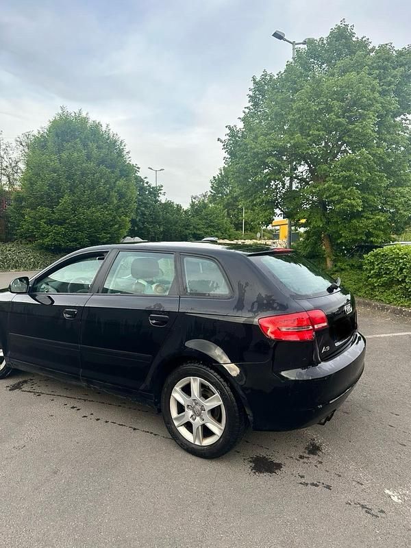 Używany Audi A3 Ambiente 125 KM (91 kW) 2010 Czarny Hatchback