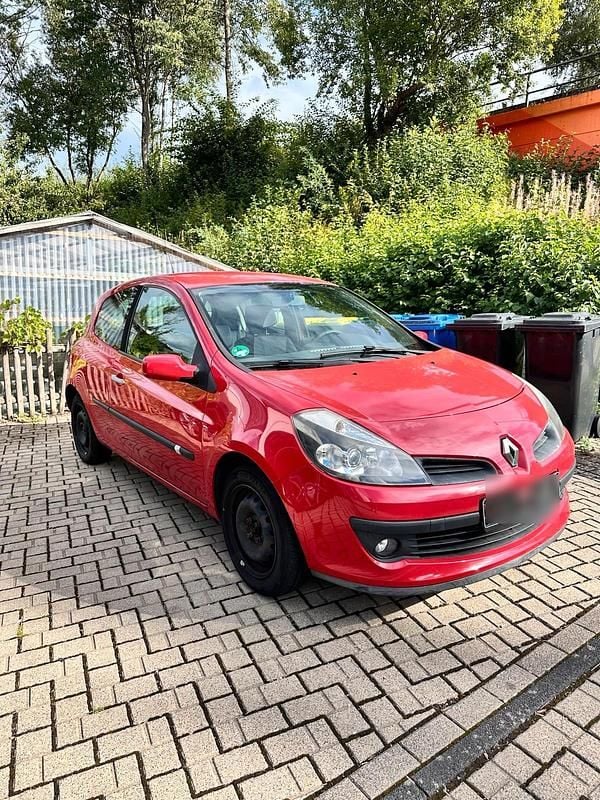 Gebraucht Renault Clio III 75 PS (55 kW) 2006 Rot Kleinwagen