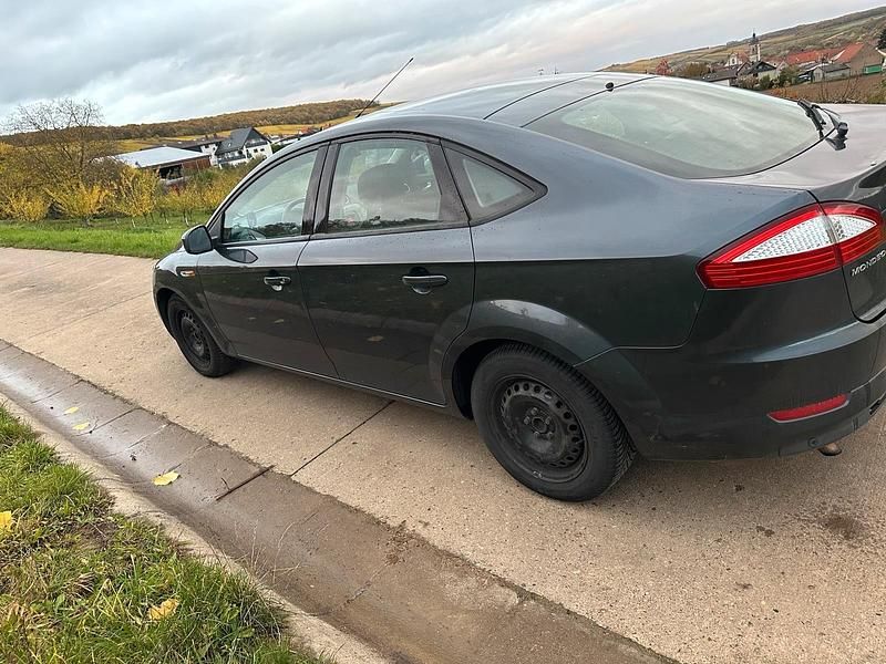 Gebraucht Ford Mondeo 120 PS (88 kW) 2008 Blau Limousine