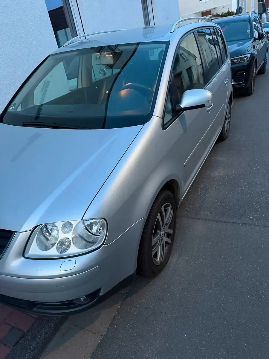 Gebraucht VW Touran 150 PS (110 kW) 2004 Silber Van / Kleinbus
