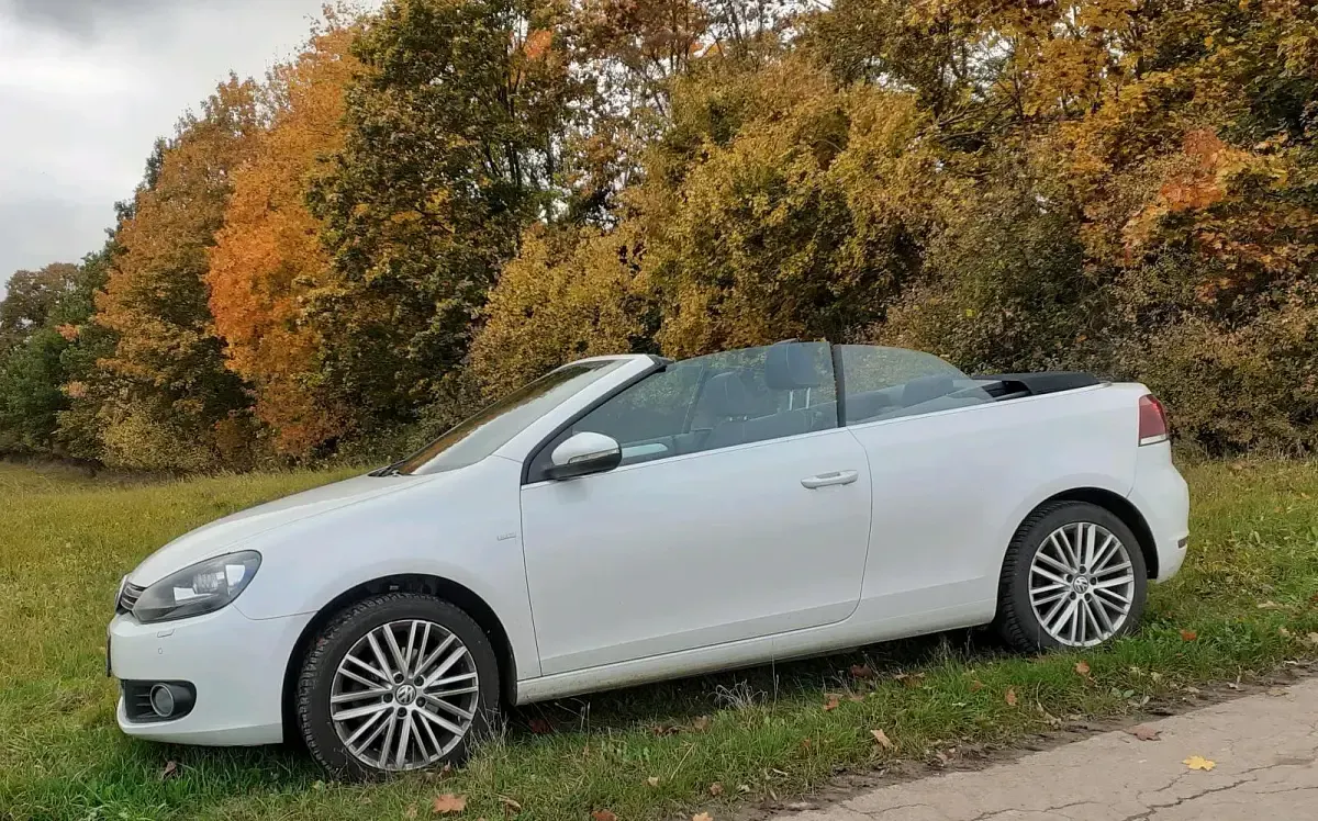 Gebraucht VW Golf VIII 105 PS (77 kW) 2026 Weiß Cabrio