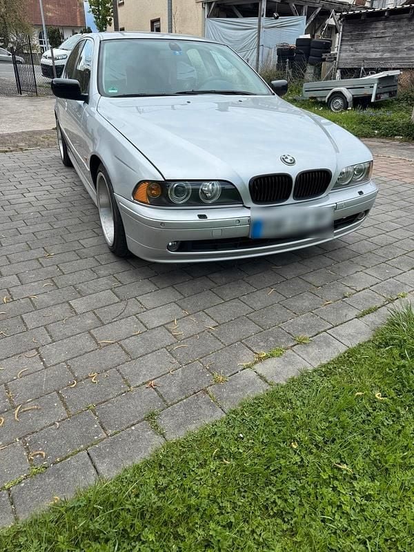 Second-hand BMW 520 170 CP (125 kW) 2002 Argintiu Berlinǎ