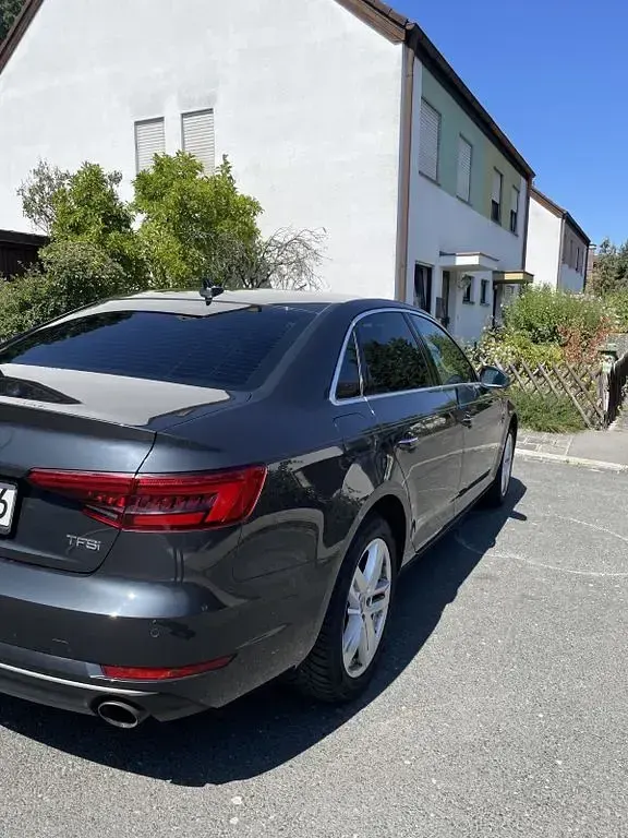 Gebraucht Audi A4 Ambiente 190 PS (139 kW) 2016 Grau Limousine