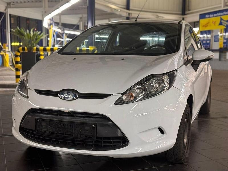 Gebraucht Ford Fiesta Trend 97 PS (71 kW) 2009 Weiß Kleinwagen