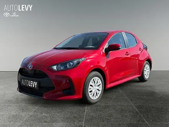 Gebraucht Toyota Yaris Comfort 72 PS (52 kW) 2023 Emotional red (metallic) Kleinwagen