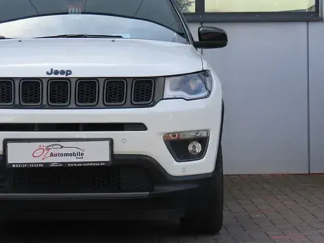 Gebraucht Jeep Compass 241 PS (177 kW) 2020 Schwarz SUV