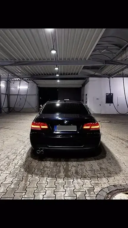 Gebraucht BMW 325 M Sport 197 PS (144 kW) 2010 Schwarz Coupé