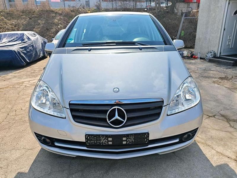 Gebraucht Mercedes A160 95 PS (69 kW) 2010 Polarsilber  metalliclack Kleinwagen