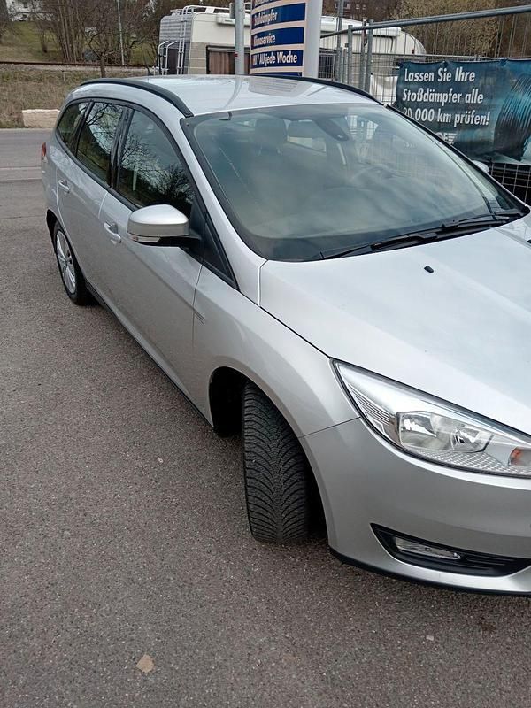 Gebraucht Ford Focus Trend 120 PS (88 kW) 2015 Silber Kombi