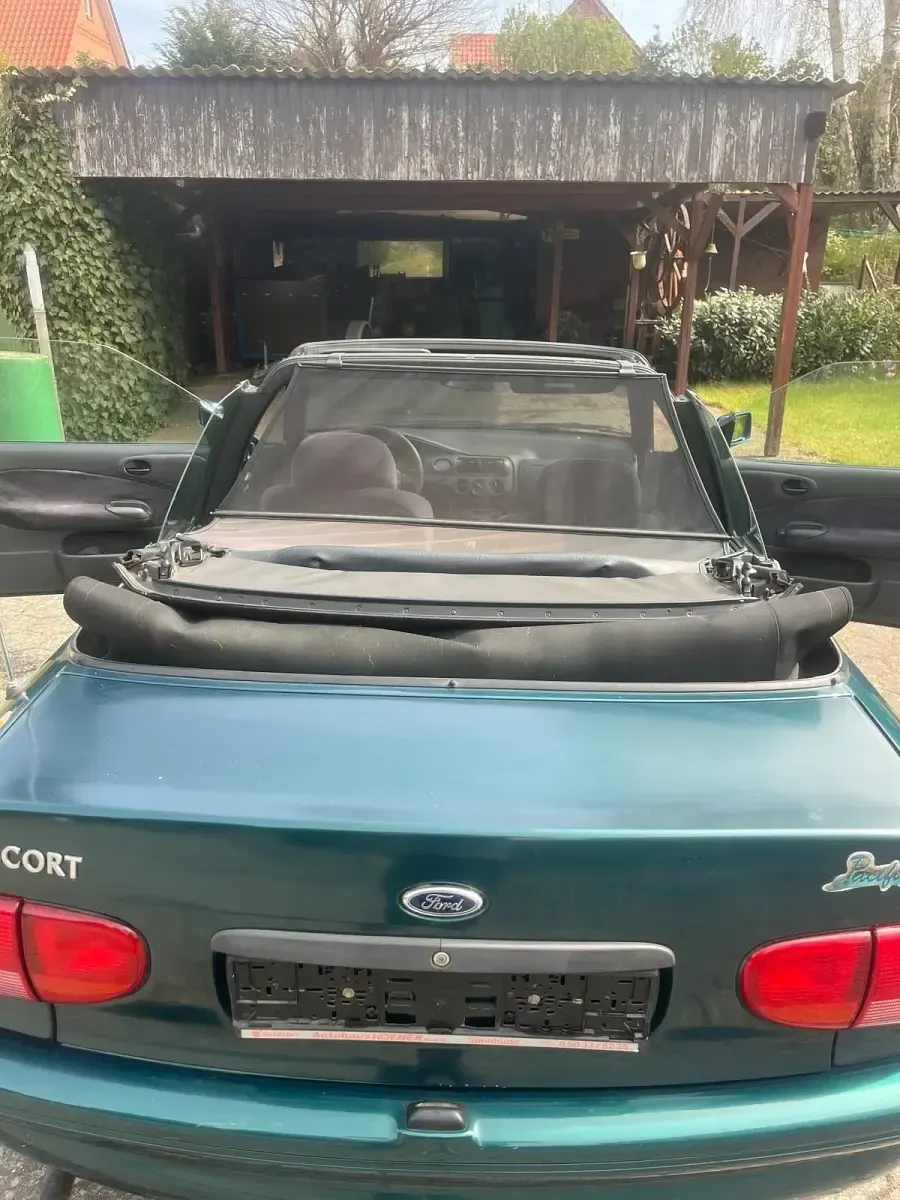 Gebraucht Ford Escort Cabriolet 55 PS (40 kW) 1996 Grün Cabrio