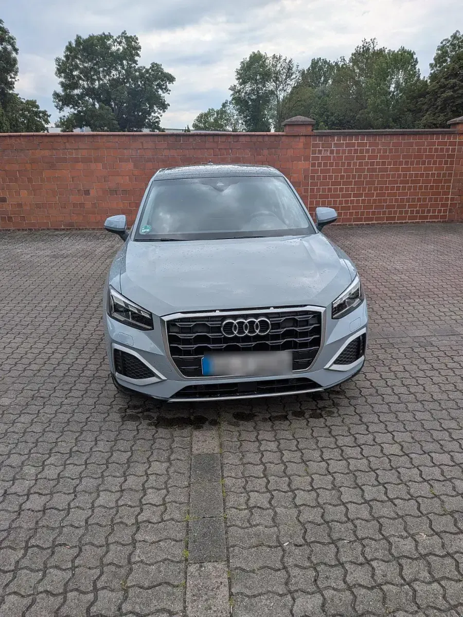 Gebraucht Audi Q2 Advanced Plus 150 PS (110 kW) 2021 Grau SUV