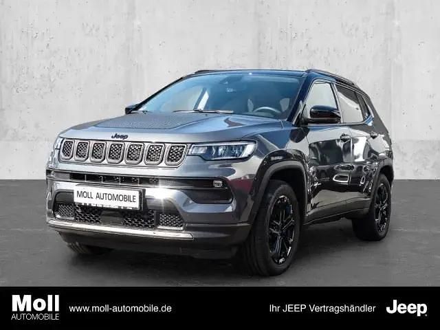Graphite grey metallic) (grau Gebraucht 2022 Jeep Compass Limited SUV | 29.900 € (Fairer Preis) - Bild 1/4