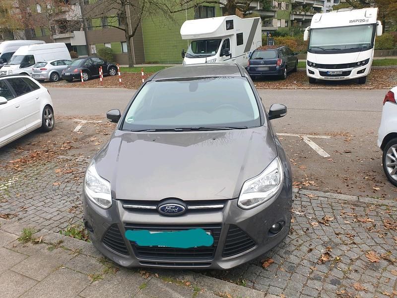 Gebraucht Ford Focus 125 PS (91 kW) 2013 Grau Kombi